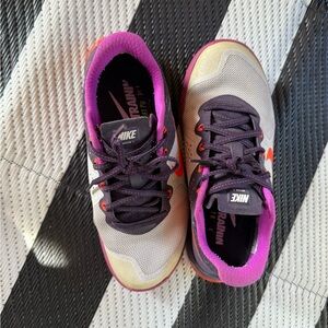NIKE METCON SIZE 6.5